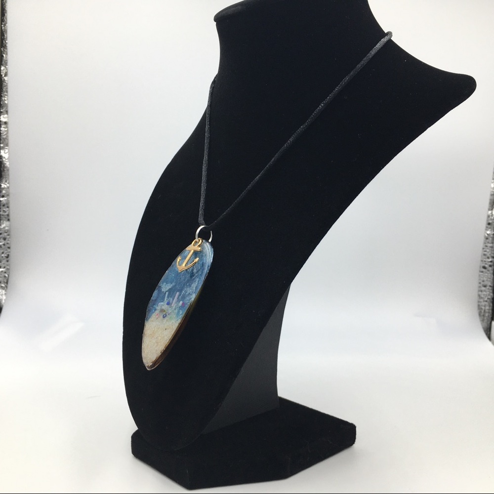 Handmade Shell Necklace - Picture 4 of 11